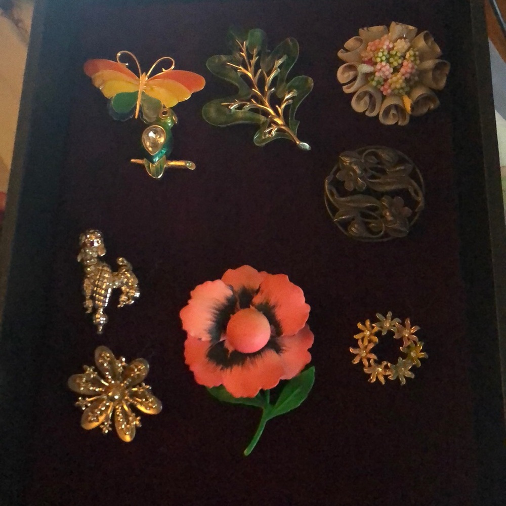 Women’s Brooches